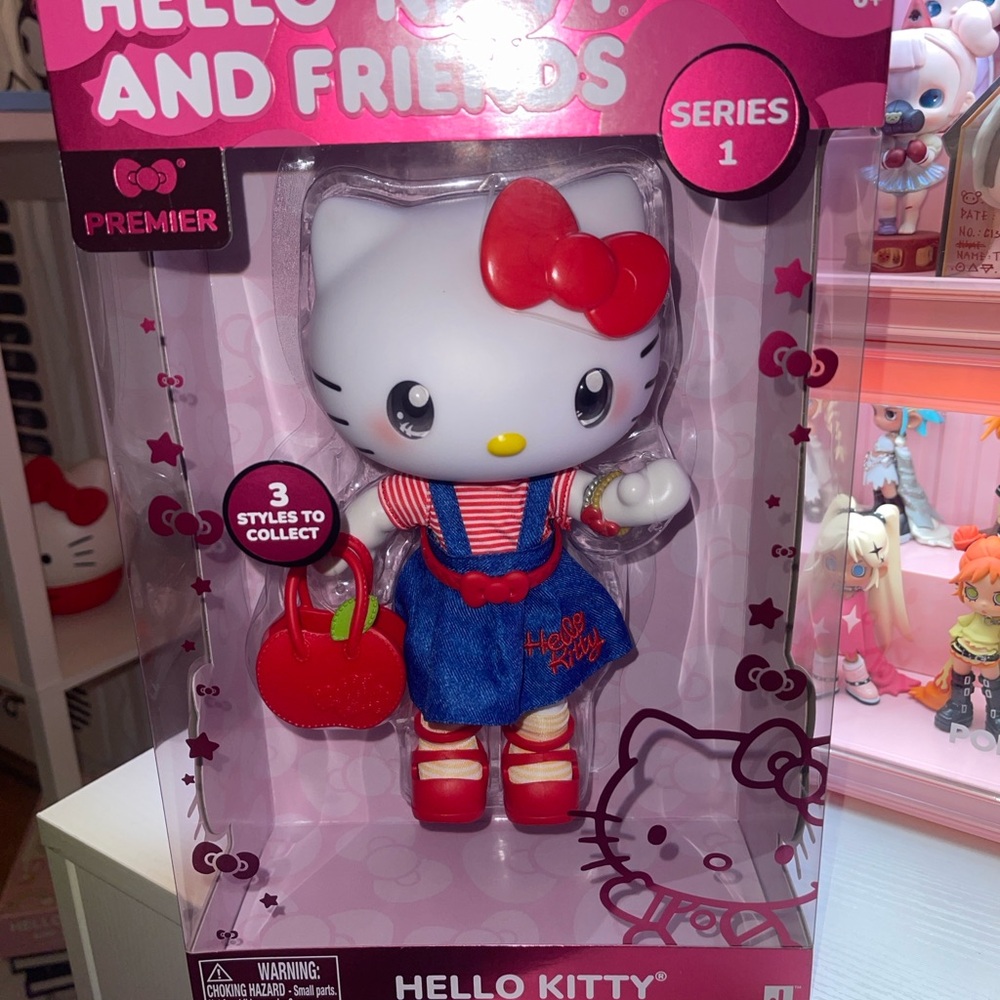 Hello Kitty and Friends Premier 8-Inch Classic Hello Kitty